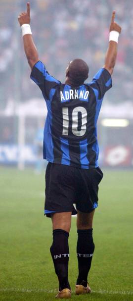 Adriano nel 2004 (Ansa)
